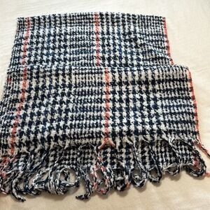 Old Navy Patterned Bouclé-Knit Blanket Scarf  Navy Plaid Nautical Cozy  21"x 88"